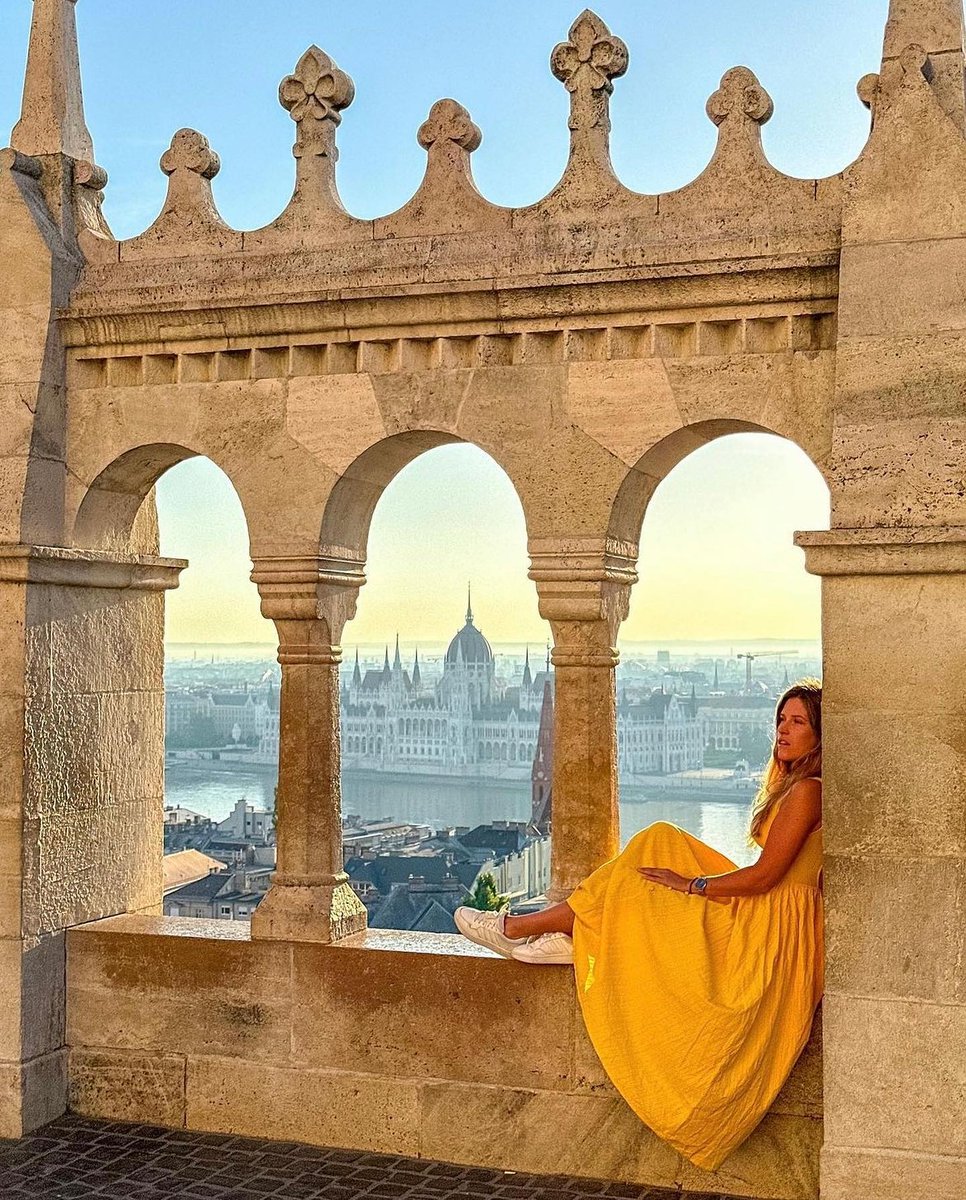 sheisnotlost's tweet photo. 🌍 herzatlas is Not Lost 🌍 in Budapest, Hungary #sheisnotlost https://t.co/i0w8BMiBTK https://t.co/DkKKMkLWW8
