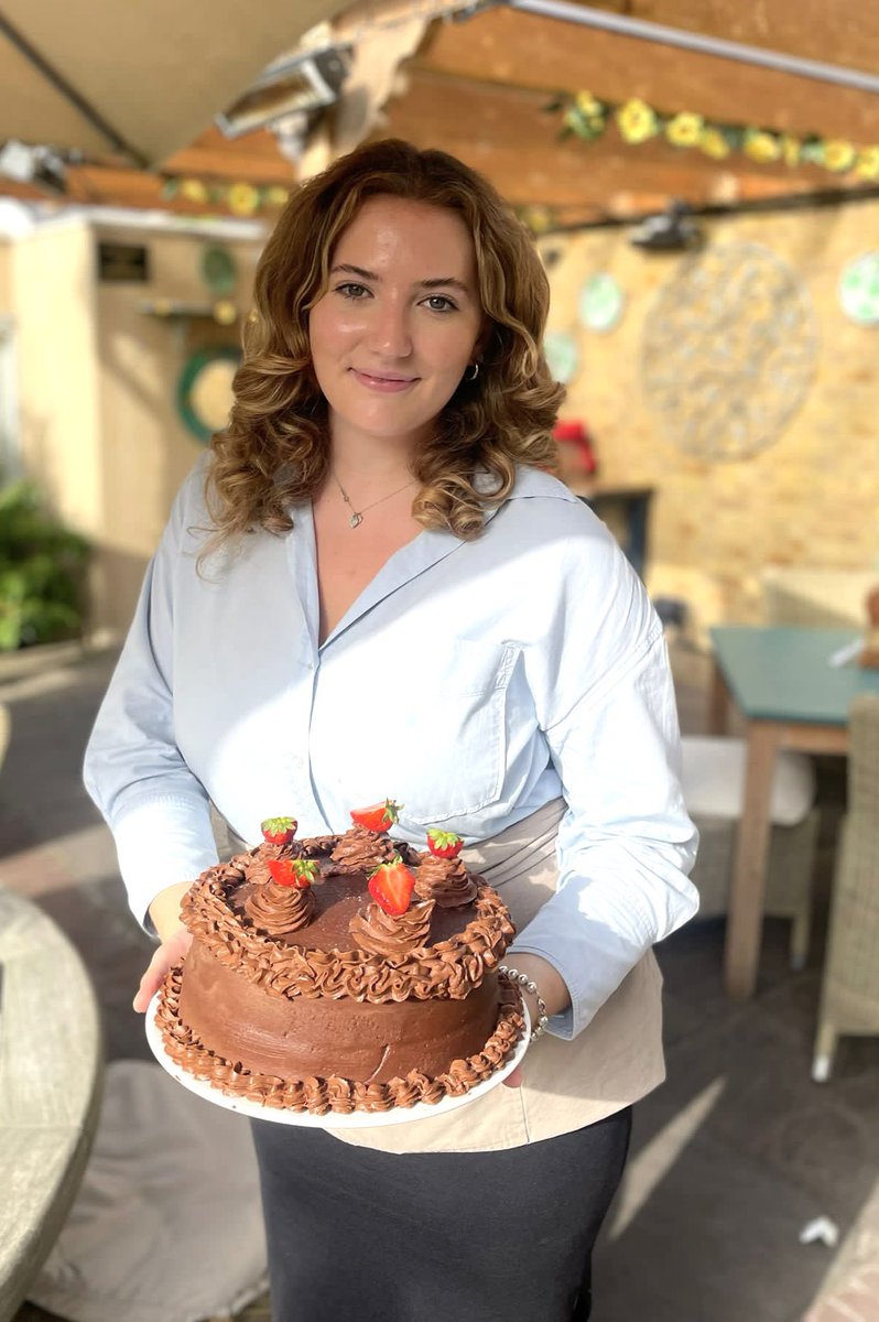 Happy #cakeweek ! Come down and enjoy a slice of our homemade triple chocolate cake with chocolate buttercream and fresh strawberries on our sun soaked terrace! ☀️🍓🎂#cake #treats #Wednesdayvibe #sunshine