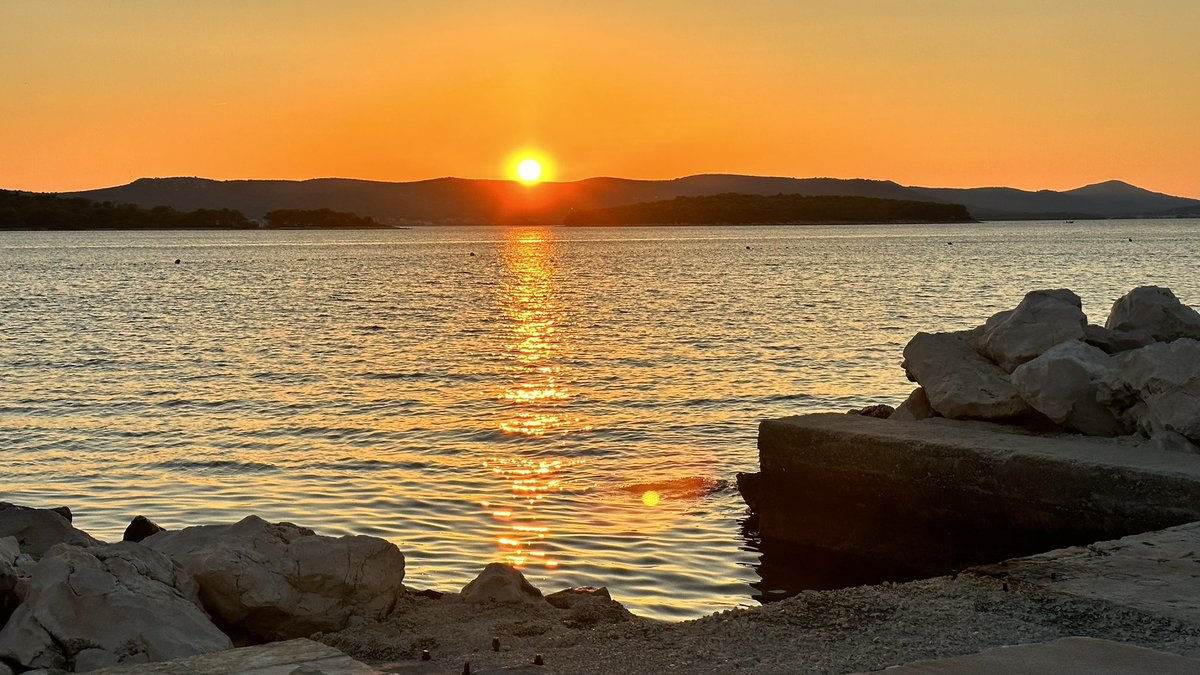 DerManiWarHier's tweet photo. Einmal keine Straßenbahn, sondern ein aus dem Urlaub #biograd https://t.co/HzBGvxcUax