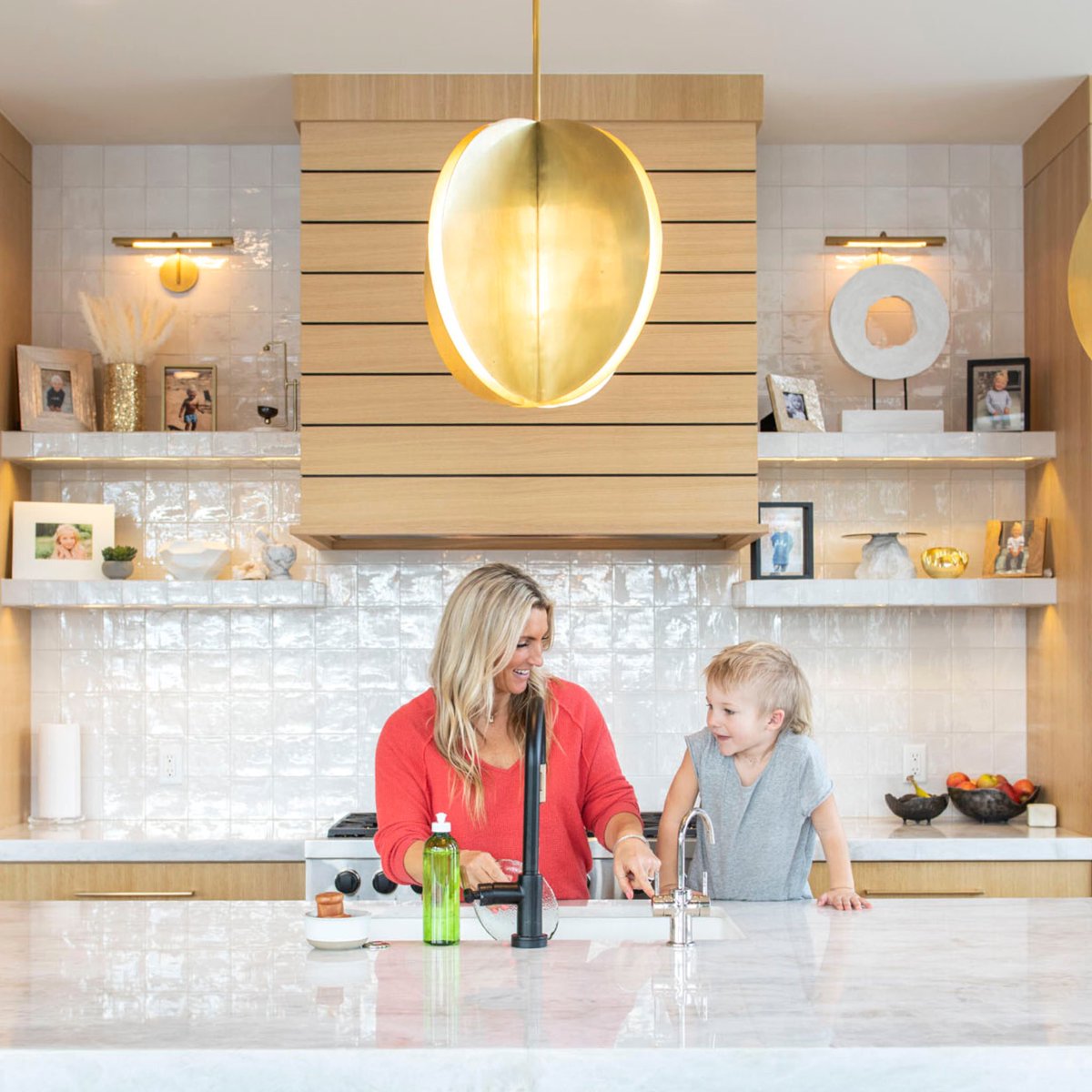 Dish duty was meant to be done in duos! 🫧