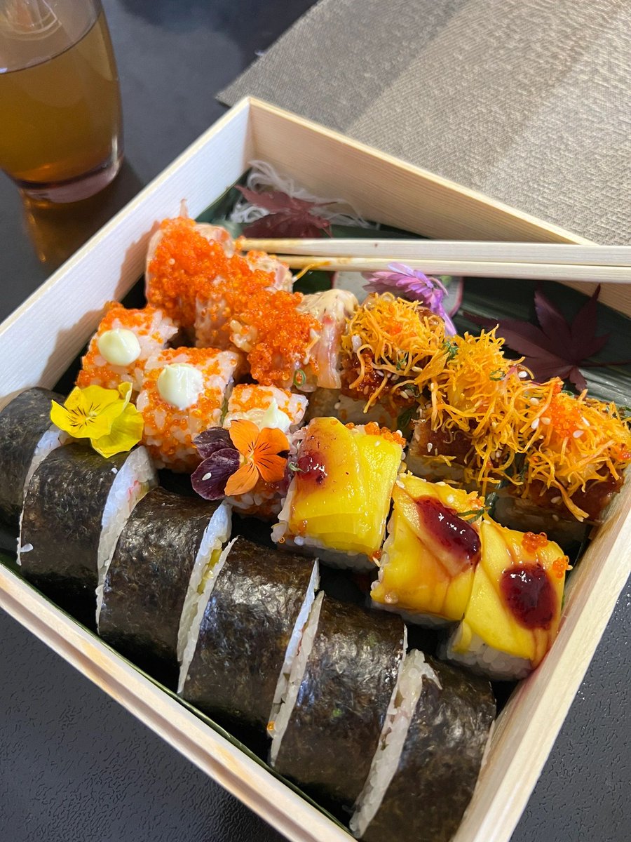 heyhat2011's tweet photo. There are two valuable words in the world, one is called conscientiousness and the other is called perseverance. Those who are conscientious change themselves and those who persevere change their destiny😌😌😌 #Persistence #Change #Destiny #Sushi #Delicious https://t.co/AnimX6pyE1