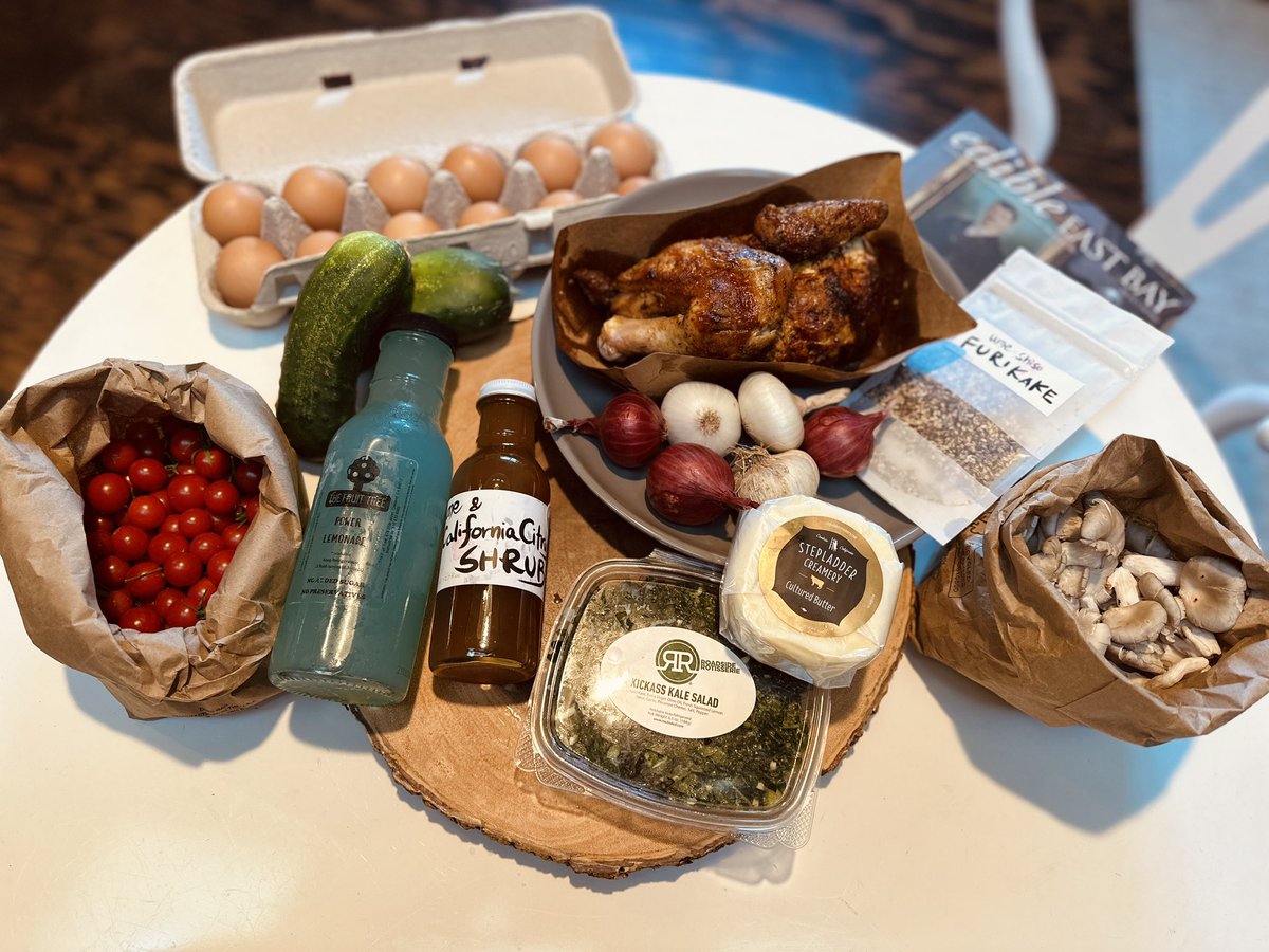 putyourflareon's tweet photo. Last night I found a cute little #farmersmarket  in my neighborhood. It’s been good cooking for myself this trip. Found all my favorites and some fun things like Ume lemon shrub! https://t.co/QMamBSzNn4