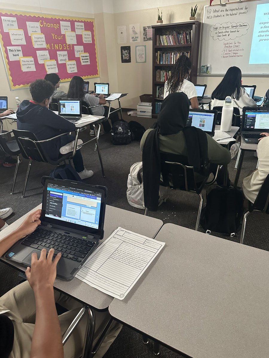 MrsPurvis17's tweet photo. Scholars are doing so well at creating digital anchor charts in AVID today! We’re getting prepared for tutorials ☺️ https://t.co/rLJn2VdY3I
