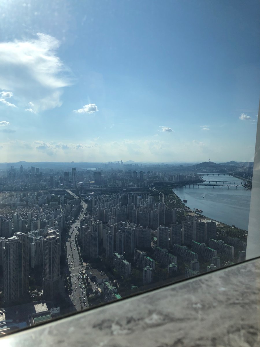 louis2ami's tweet photo. ソウルに来ました✈️

今回は憧れてたシグニエルソウル泊です☺️
金浦からタクシーで１時間程度（56000₩）
ウェルカムティーは韓国茶とマカロンでした https://t.co/OcEEdaywQ3