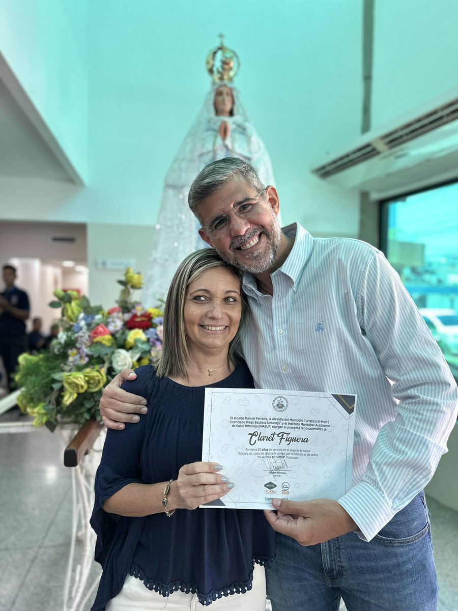 manuelferreiraG's tweet image. Celebramos el vigésimo séptimo aniversario de la fundación de nuestra Clínica Municipal con fe, alegría, reconocimientos y buenas nuevas para nuestro grandioso equipo.

Temprano, honramos y agradecemos tanto a Dios como a la Virgen Del Valle. Luego marchamos en procesión hasta