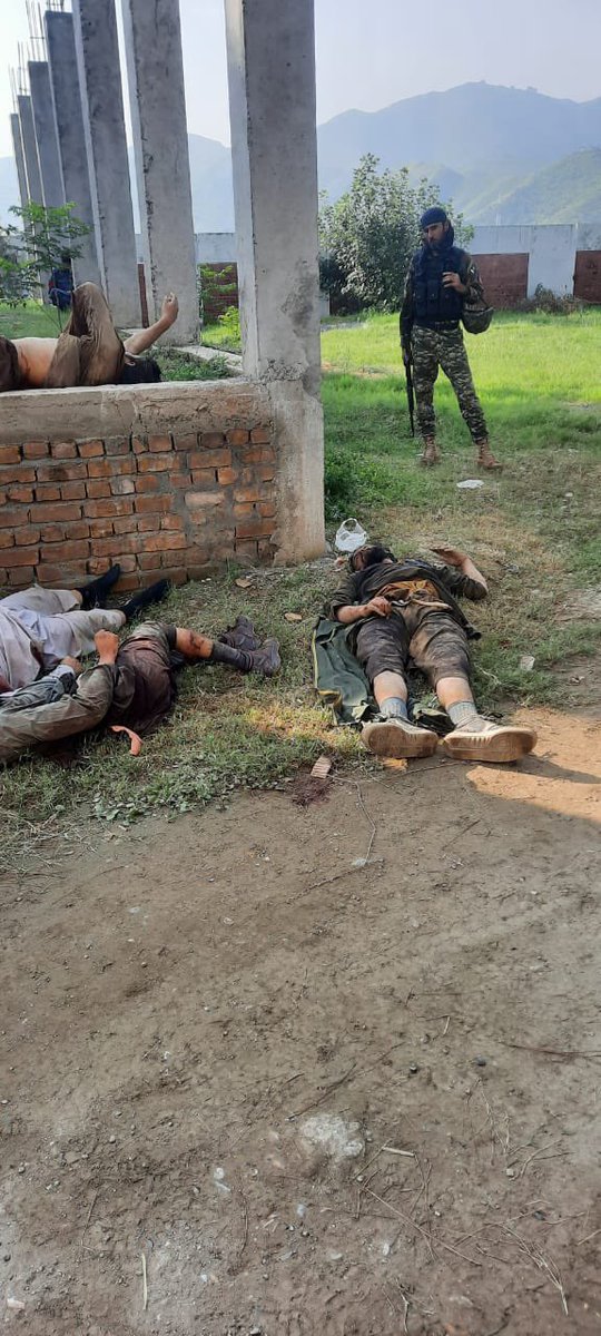 AnicaHasanat's tweet photo. I am so sad, at the end of the day poor chitral scouts are dying. This is extremely depressing . Why is this even happening, we know everything n why they are not crushing them once for all. #BackOffChitral #SaveChitral https://t.co/V0LgYMxqA5