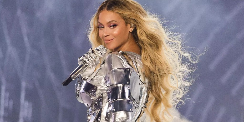 TasteDive tweet media