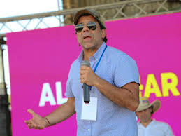 Alex Char tiene deudas con la justicia, al igual que su hermano Arturo Char también le espera la cárcel, se le está derrumbando el teatro. 

Barranquilla tiene que saber quienes son en realidad, los que muchos llaman 'héroes'.

#RobanPeroHacen
#ElDerrumbeDelClanChar