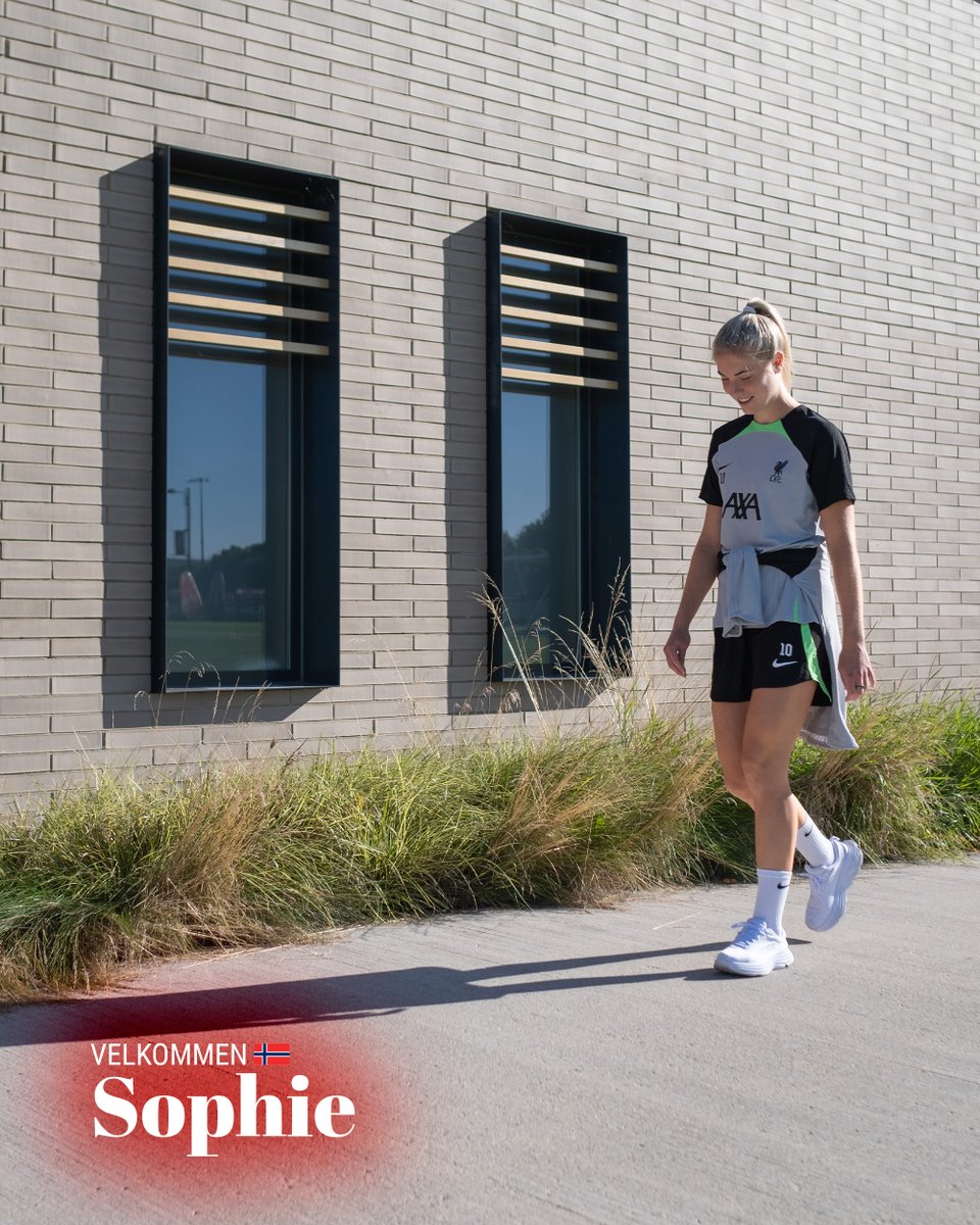 LiverpoolFCW's tweet photo. Sophie Roman Haug is here...

Happy Wednesday, Reds 📸🧵 https://t.co/pUNOUbJ6JD