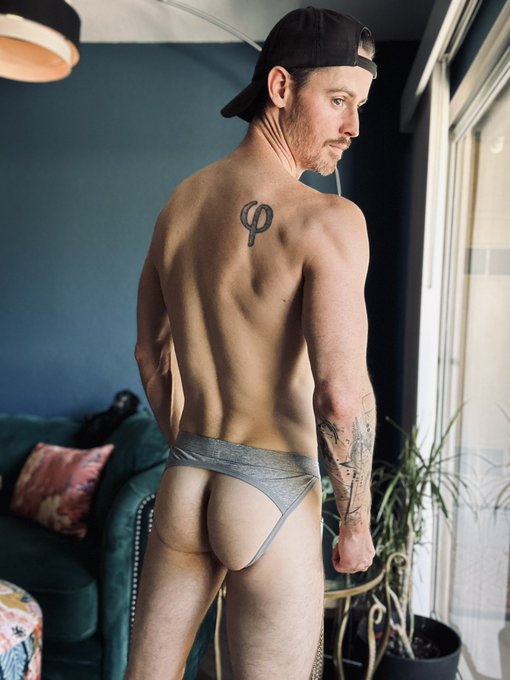 1 like = 1 spank 🍑👋😊 https://t.co/84O0sZmHzu