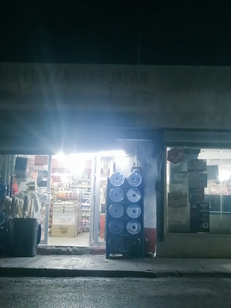 AlejandroFlor35's tweet photo. @Profeco @CondusefMX @CICsal este negocio super y carnes JADAN, ubicado en Cristóbal Pereas y Diego de Montemayor en la colonia conquistadores, no muestra sus precios además de elevarlos y los pagos con tarjeta le cobran comisión al usuario. https://t.co/F9tH7C8SCG