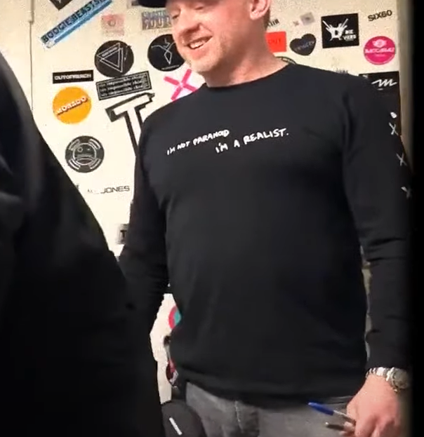 milcia___'s tweet photo. excuse me, new merch?

#lovejoy  #ashkabosuvlog https://t.co/ZUUcfhtddh