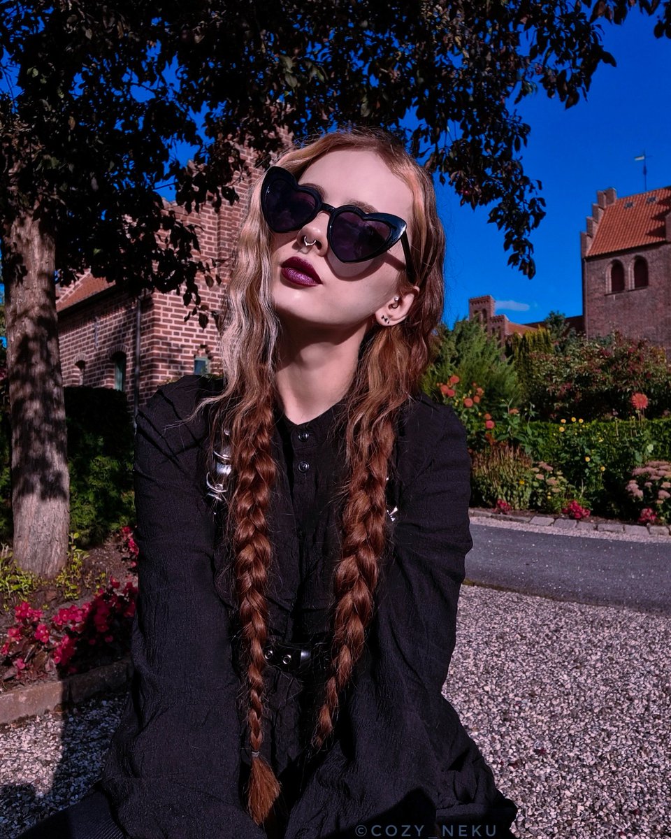 Nekuma_ltx's tweet photo. Remember to take your goth GF on a walk in the cemetery 🖤
-
#altgirl #altfashion #alternativegirl #alternativefashion #gothfashion #gothgirl #gothaesthetic #cottagegoth #whimsigoth #ginger #gingergirl #readhead #queer #queerwomen https://t.co/ZR5CpbERCz