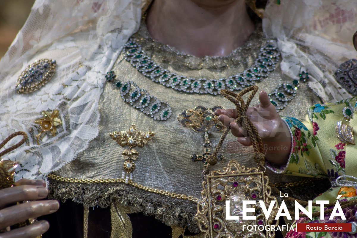 📷 SEVILLA - Julio en San Gil, junto a la Flor del Carmelo <a href="/Hdad_CarmenSGil/">Hdad Carmen de San Gil</a>

#LaLevantaweb #julio #ElCarmen #photo #Glorias23