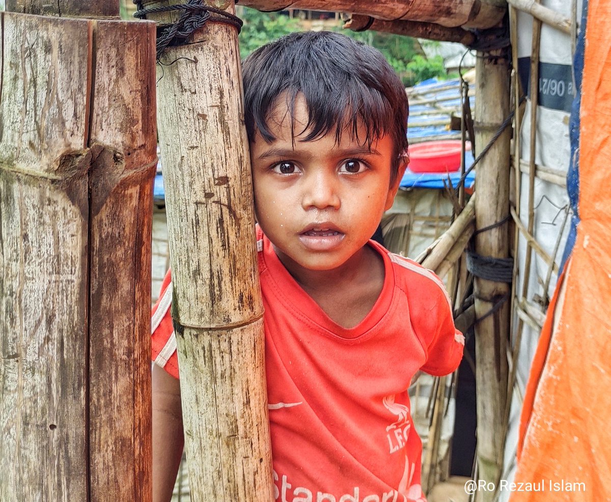 ms_rezaul21's tweet photo. Ready to go back home with our full rights and peace with justice said by a rohingya boy.
📸By - Rezaul Islam 
#rohingyatographer #rohingyaphotography #documentaryphotography #gobackhome #peace #justice #FullRights https://t.co/nYlDxMpIeA