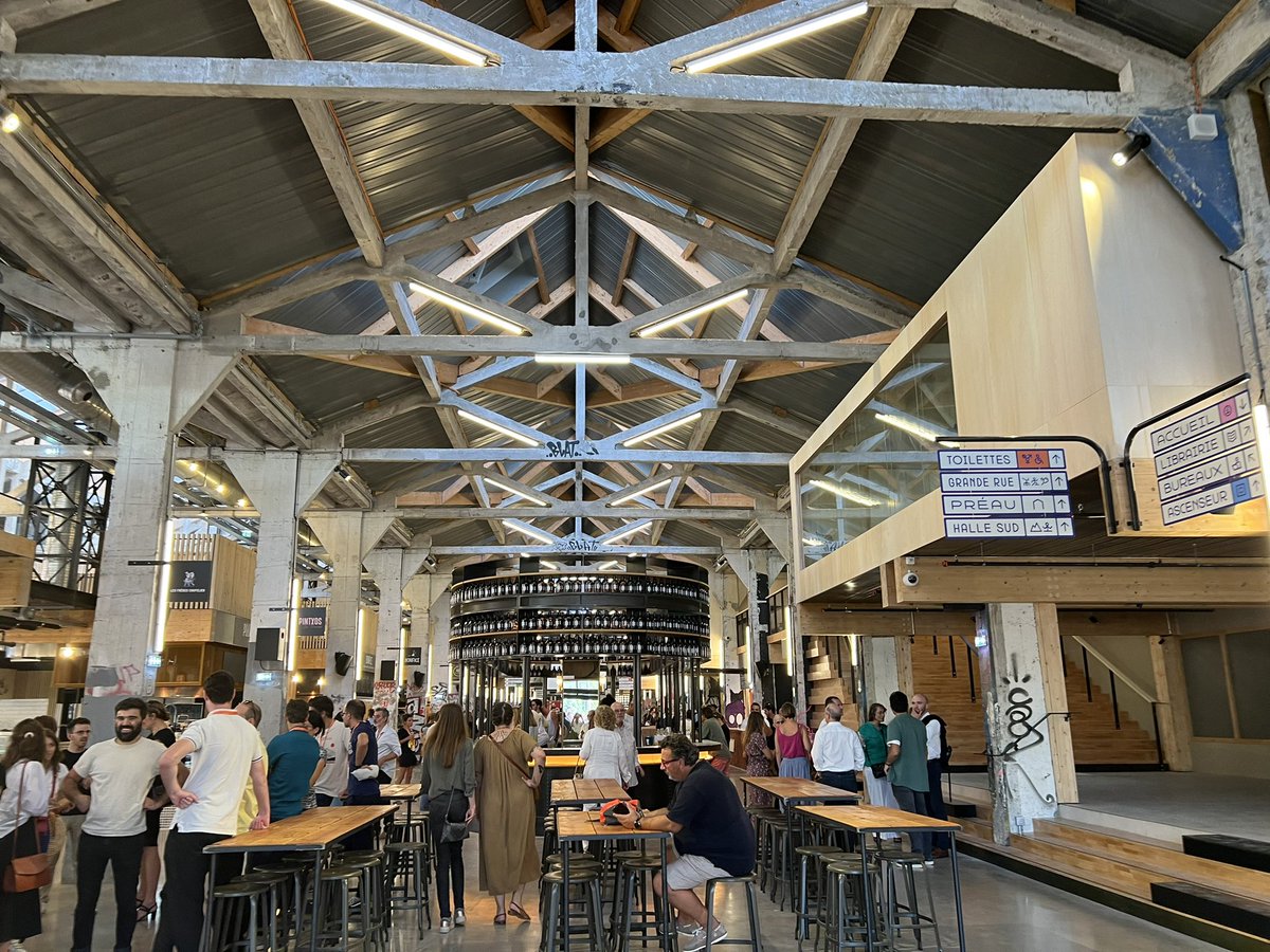 Toulouse halle de la cartoucherie ! Transformer un site industriel en un tiers lieu avec hall gourmande espace de cow-working espaces dédiés aux activités sportives,la banque des territoires répond présente avec ses financements! La cohésion sociale un objectif partagé