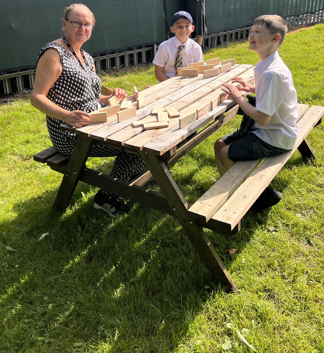 HolySpiritWA9's tweet photo. Happy lunchtimes in Holy Spirit ๐๏ธ๐ #newschoolyear #ReadingShed ๐ https://t.co/t0DNO8gFXv