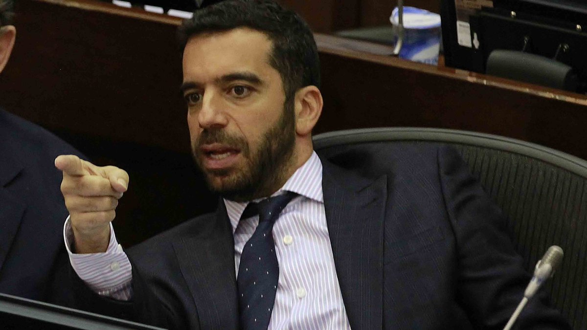 ÚLTIMA HORA🚨| La Corte Suprema dictó orden de captura internacional contra Arturo Char por presunta compra de votos en Atlántico y otros hechos de corrupción electoral.