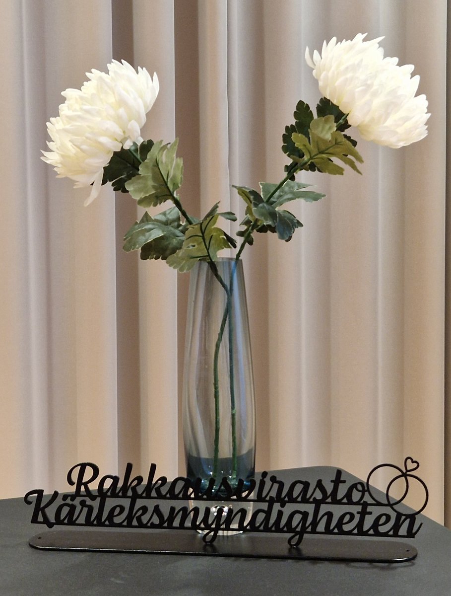 Tänään oli ilo vierailla #Rakkausvirasto'n eli <a href="/DVVfi/">Digi- ja väestötietovirasto</a> tiloissa verkostotapaamisen merkeissä. Kiitos @janneviskari ja <a href="/kimmorousku/">Kimmo Rousku</a> mielenkiintoisista esityksistä. Ja kiitos <a href="/mimmaym/">Mimma Yli-Muilu</a> kutsusta, järjestelyistä ja kierroksesta. 😊