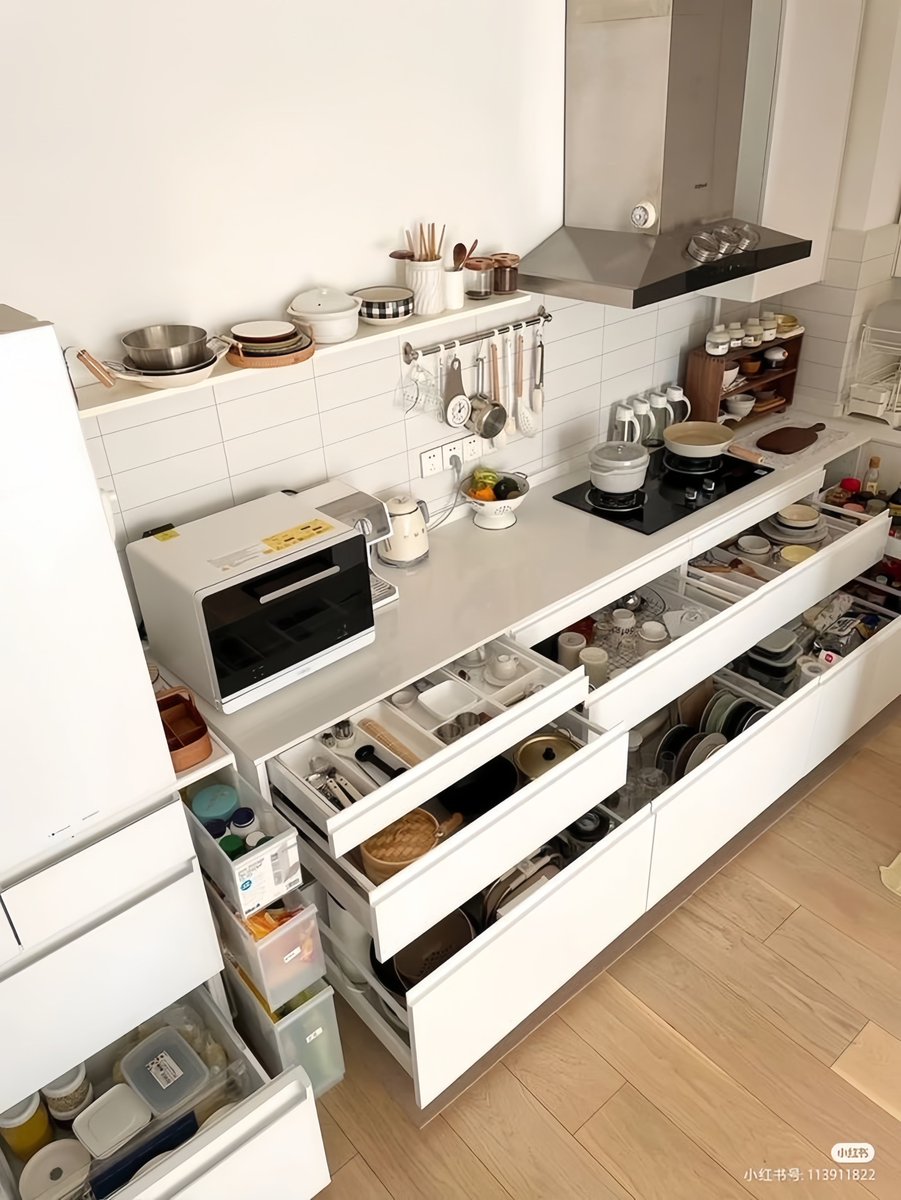 qtpiroses's tweet photo. Dapur dah deko cantik tapi bila ada barang banyak terus tak nampak macam kemas, pastu rasa macam semak ?! 😭

 — dekat sini, min nak share idea untuk manage keadaan dapur korang supaya nampak lebih proper dan nice 

bebenang idea ⤵️ https://t.co/bBBkq8R2oJ