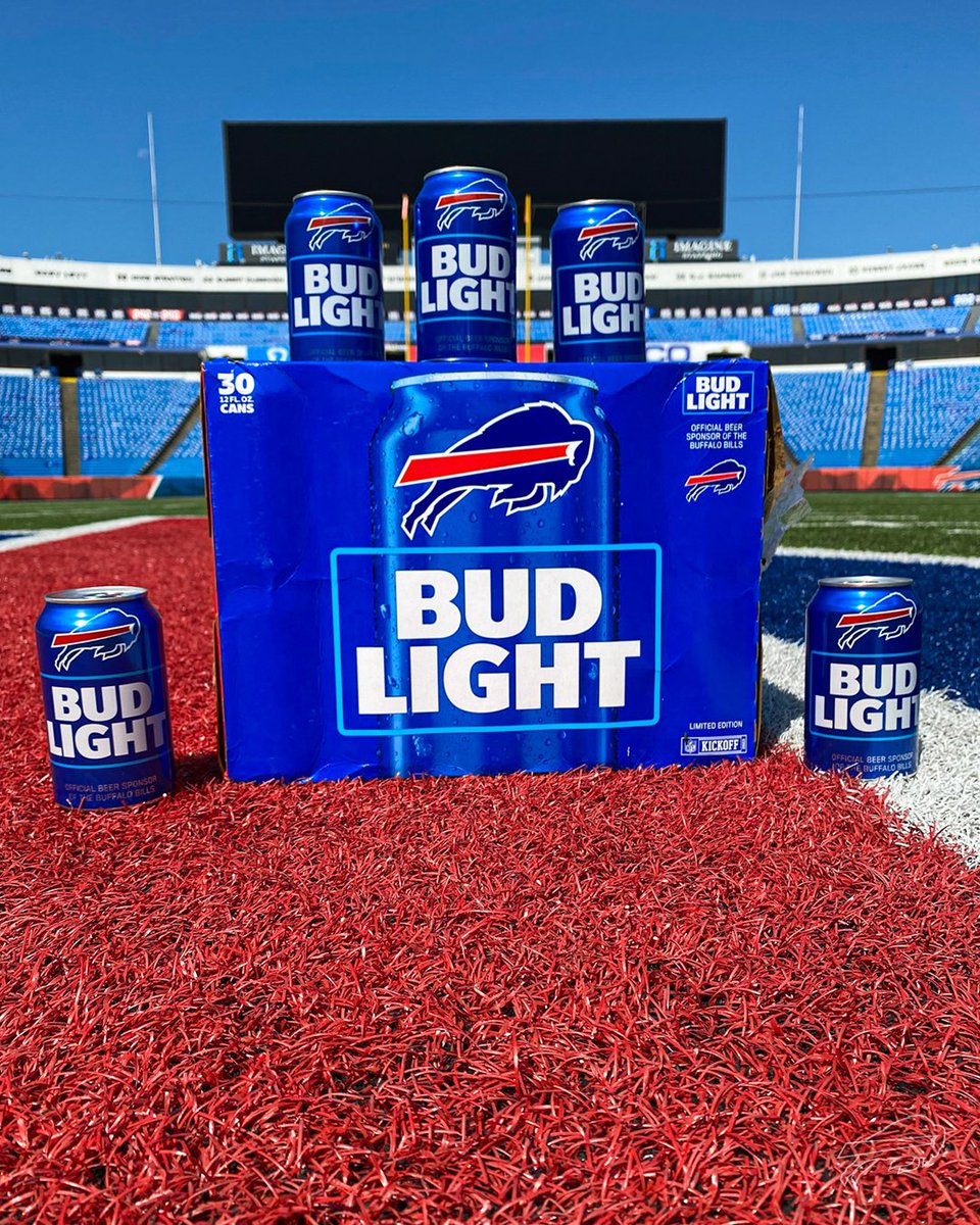 Ready for kickoff. 🤩

REPOST if you're ready to crack your @BudLight open all season long! #BillsMafia