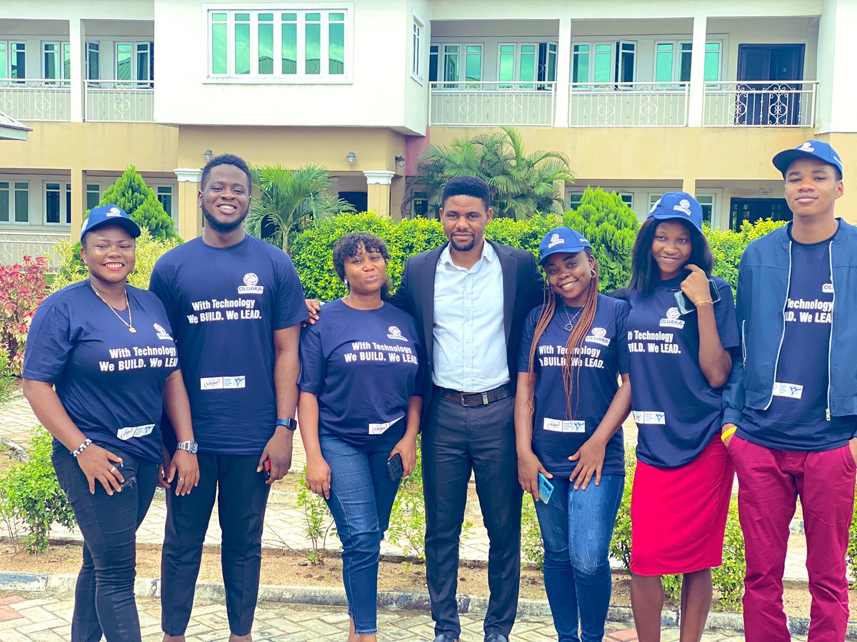 DiebereWisdom's tweet photo. The best things in life are the people wlove, the places we've been, and the memories we've made along the way. So grateful for these amazing people and the memories we've created at Bootcamp on 15 June 2023 @OluakaInstitute.@LEAPAfrica #Bootcamp 
#hectors #dieberewisdom https://t.co/vCLJJQPVbk