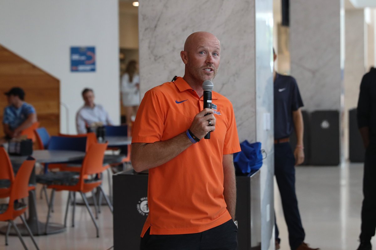 New addition to the banner! 🏆

#GoGators 🐊