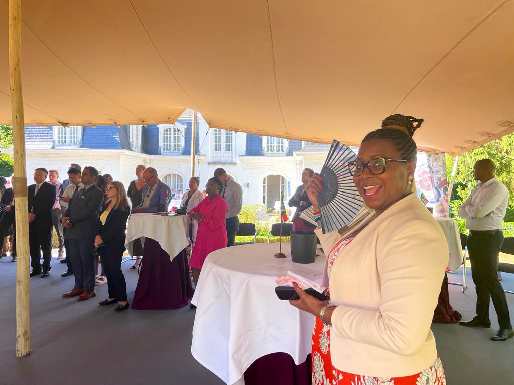 la_Venturini's tweet photo. It was a fun and incredibly sunny day in Brussels today for the GEO @GEOSEC2025 briefing to Permanent Missions in preparation for the GEO Ministerial Summit in Cape Town, graciously hosted by the South African Ambassador Xasa @SAEmbassyBrusse #EarthTalks https://t.co/jBgVXfrrpC