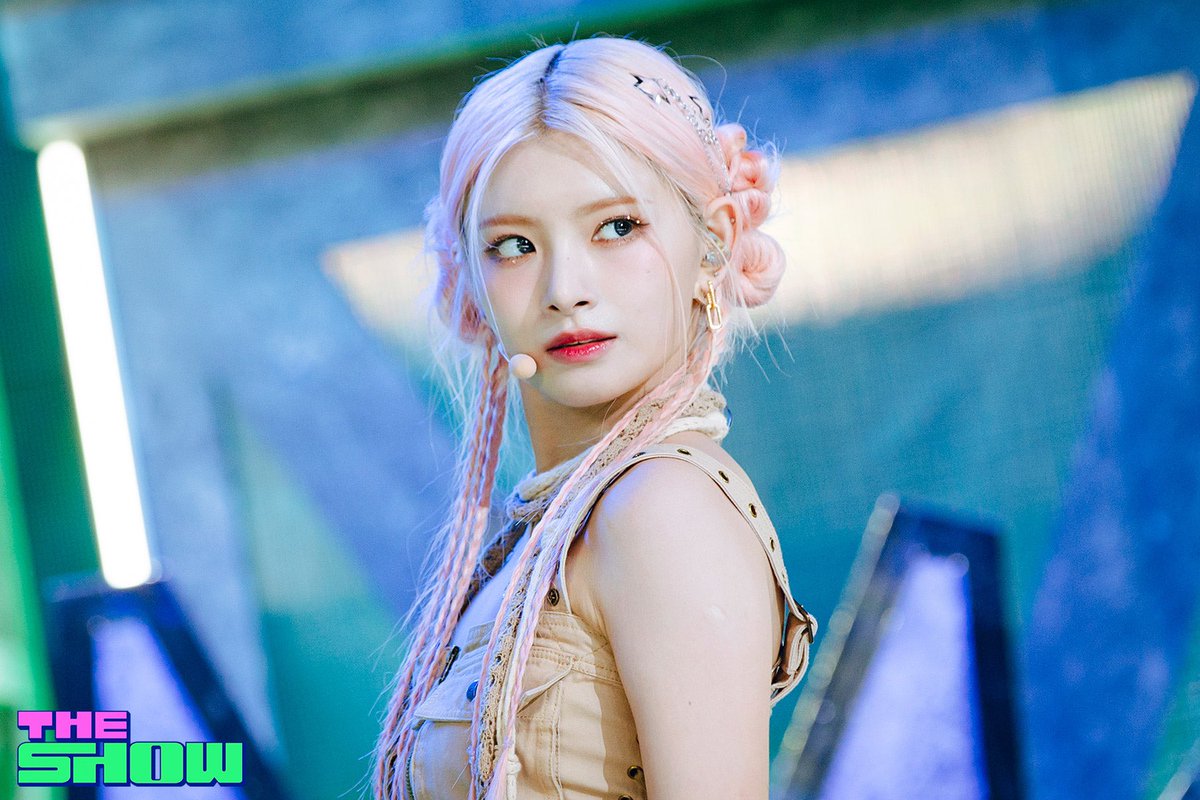 yirenpic's tweet photo. sbs m the show update https://t.co/CuqyK7wBL3