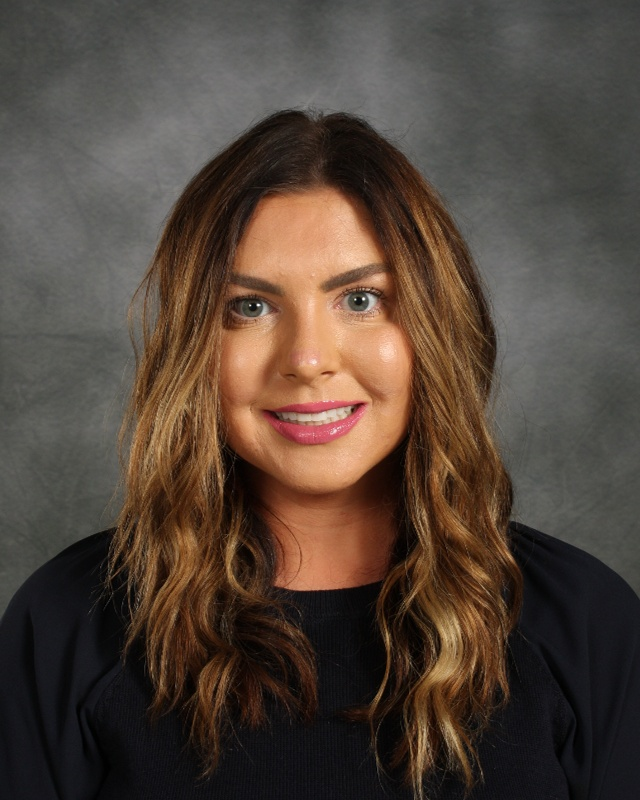 Ms. Brianna Blauman teaches American History and World History and Medina High School.  She loves spending time with her family, shopping, reading, and exploring new places. Fun fact: She was a student teacher at MHS! 

We are glad to have you back, Ms. Blauman!

#WeRMedina