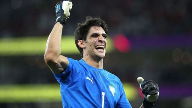 SCCR_212's tweet photo. C’est la première fois de l’Histoire qu’un joueur Marocain accède au Top 30 du Ballon d’Or. 

Yassine Bounou est désormais LÉGENDAIRE 🇲🇦 #BallonDor https://t.co/NHCpYiIQaj