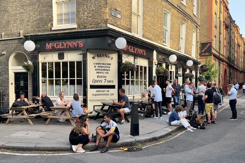 Hearing from a couple of people that legendary King’s Cross pub McGlynn’s may be closing tomorrow. Would be a major loss as a popular community Irish pub. Does anyone know if this is true? @NLondonCAMRA @NewJournal @LDNIrishCentre @amylame (Photo from @SimonLambe01).