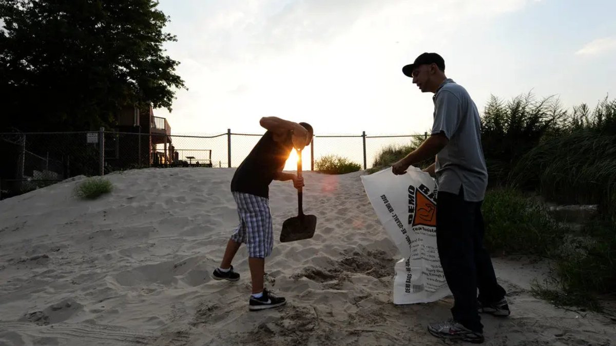 BagsDemo's tweet image. Prepare for the stormy season with these handy #DemoBags! 🌪️💼 Compact and reusable, they're the perfect tool to have on hand during #hurricaneseason. Stay organized and ready for anything! #haultail #stormready Look for better offer on: demobags.com/rebate-form/