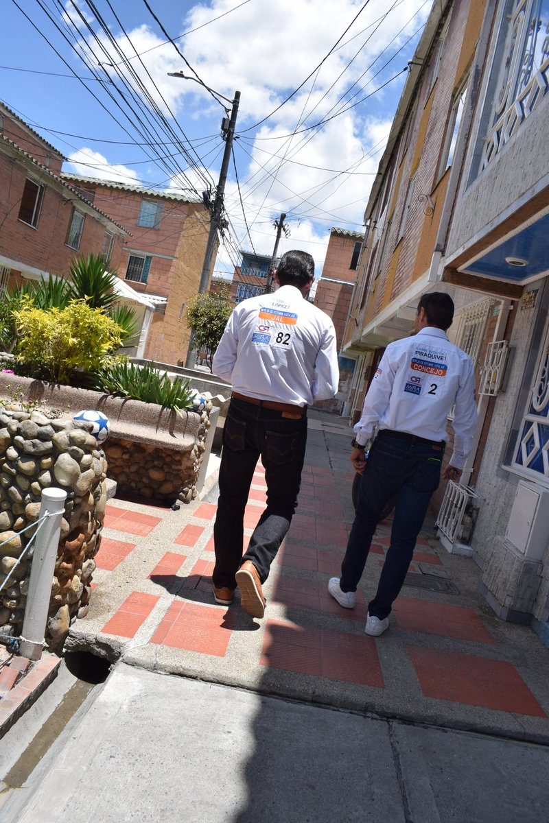 SamirBedoya's tweet photo. Hoy visitando #Bosa con @EmirLopezPiza, candidato a la JAL y líder del @PartidoMIRA, quien ha dedicado años a gestionar beneficios para nuestra comunidad.

Su trabajo incansable ha dado frutos que hoy la comunidad bosuna reconoce con sello de calidad.  

#TodosUnidosPorBosa https://t.co/o08Q7EGVQ7