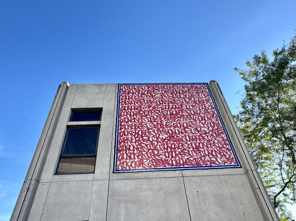 FAIRELILLE's tweet photo. 🎨 Nouvelle œuvre à #LilleFlandres ! JonOne apporte sa magie artistique à Lille.
Nos élus et conseillers de quartiers étaient à l'inauguration pour découvrir la nouvelle oeuvre colorée de l'artiste.
👏Un bel hommage à Lille et au Nord, région de cœur de l’artiste.
#JonOne #Art #Lille #Inauguration