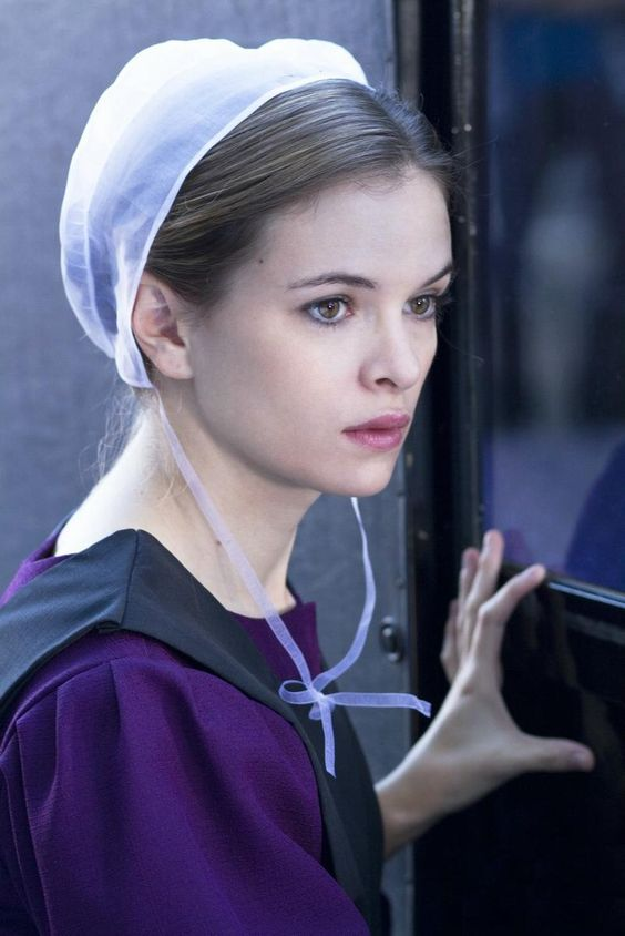 JulieParker144's tweet image. Certain sects of the #Amish—an #Anabaptist community—practice shunning or meidung. Historically, the Schwarzenau Brethren practiced a form of shunning that they called "avoidance," a refusal to eat with even a family member whom the church had placed in "avoidance."