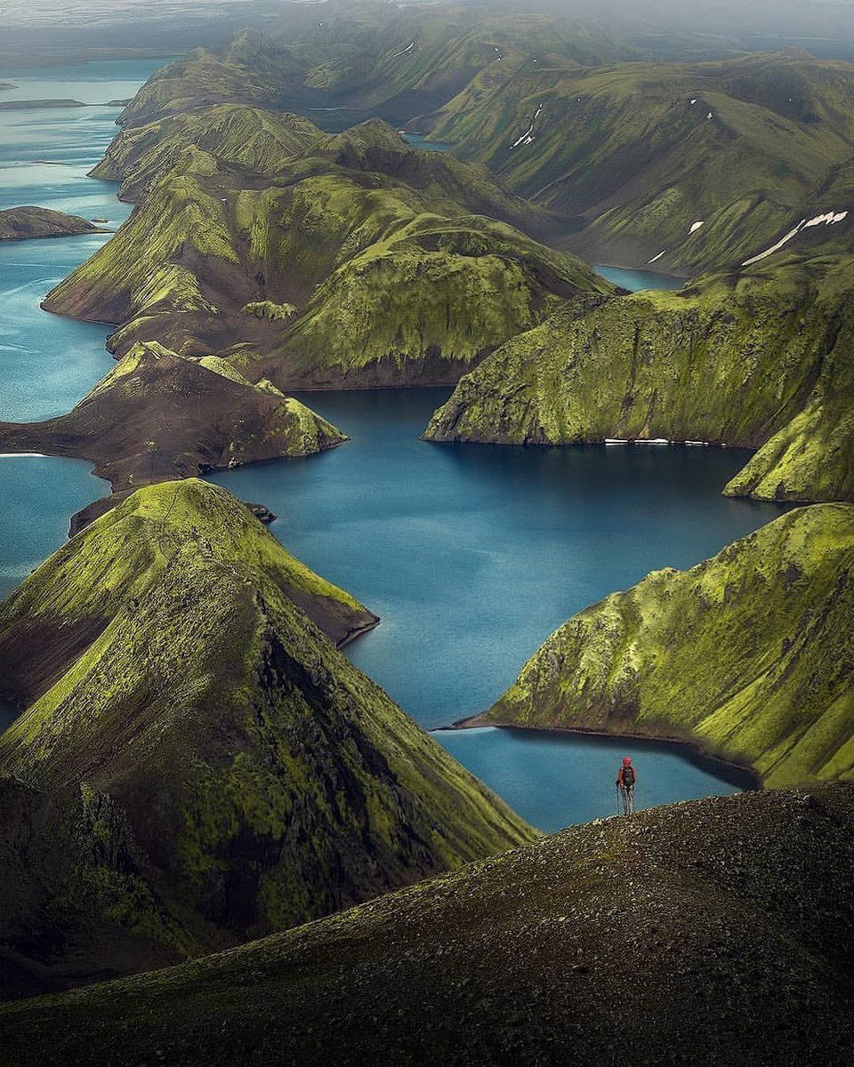 Strolling through the massive lakes in the Icelandic highlands can truly heal the mind and soul 💫🏔️

#Iceland