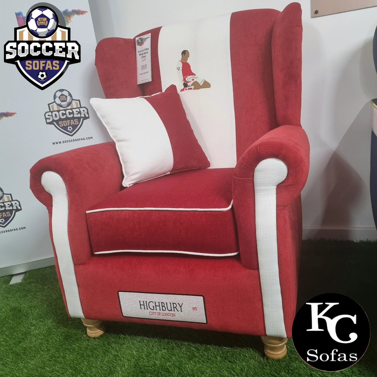 soccer_sofas's tweet image. Our Highbury collection ❤️ 
To view this stunning hand-made Wingback chair and many more different club collections, please visit our amazing website ⚽️
soccersofas.com 
0% FINANCE AVAILABLE 
☎️ 0330 124 4736 
BRINGING FOOTBALL HOME ⚽️ 
#arsenalfc
