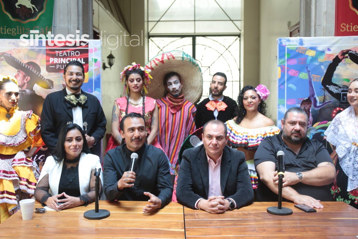 sintesisweb's tweet photo. #Capital 🇲🇽❤️|l Anuncian el espectáculo “México de mis amores", un  show presenta a más de 30 artistas en escena entre bailarines, cirqueros y cantantes. Se presentará el próximo sábado 16 de septiembre en el Teatro Principal con dos funciones: 6:00 y 8:30PM.

📸 @FotoSintesisOB https://t.co/uTmNNy0ZU8