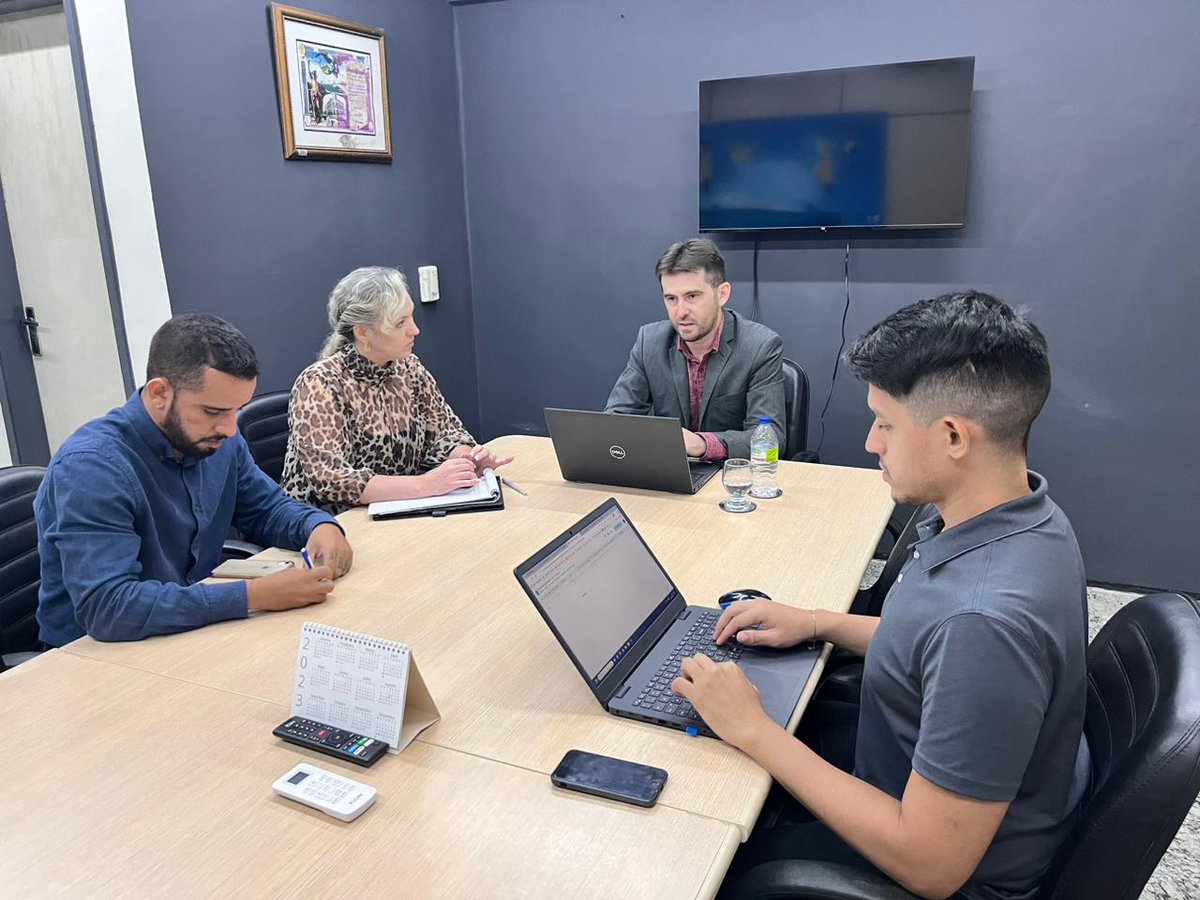 CRC_Ceara's tweet photo. #CRCCEINFORMA

Vice-presidente de Desenvolvimento Profissional do CRCCE, Francelio Cavalcante, reúne-se nesta tarde com Setor de Comunicação, Assessoria da Presidência e Coordenação do Desprof para fazer alinhamentos sobre a Convenção de Contabilidade do Ceará. https://t.co/0VFMTqinzL