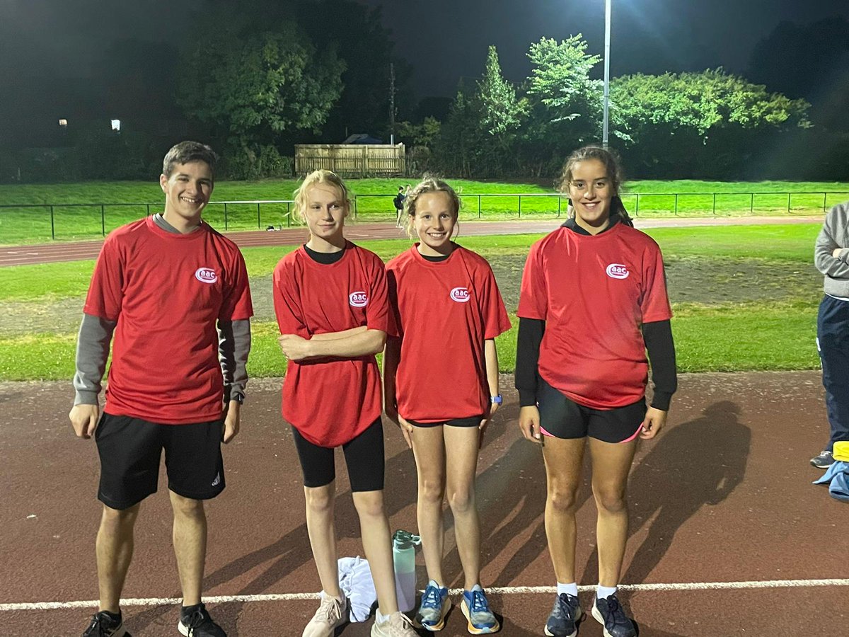 CorstorphineAAC's tweet photo. Well done to junior athletes Julia, Stewart, Leila, and Eloise on achieving their 'Committed to CAAC' tshirts 👏 👏 https://t.co/aovZ3uOZg0