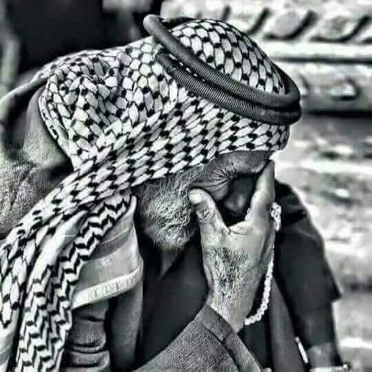 Fheedal3deem's tweet photo. ما احتاج شخصٍ ليا ضاقت يفرّجها
        احتاج شخصٍ ليا ضاقت يضحّكني!
ليا تهت مابغاك توصف لي مخارجها
          احيان احتاج تسكت لين تهلكني! https://t.co/g2FoPgFApw