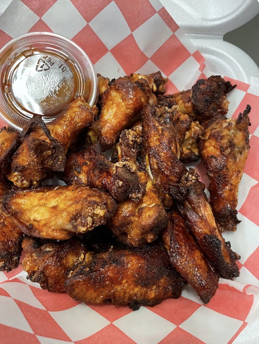 littlestorekc's tweet photo. Back by popular demand, our 20 piece wing special with choice of dipping sauce, only $15.99. Available only on Thursday for the Chiefs game. Pre-order now. 816. 587. 1200. https://t.co/uH70TiHNej