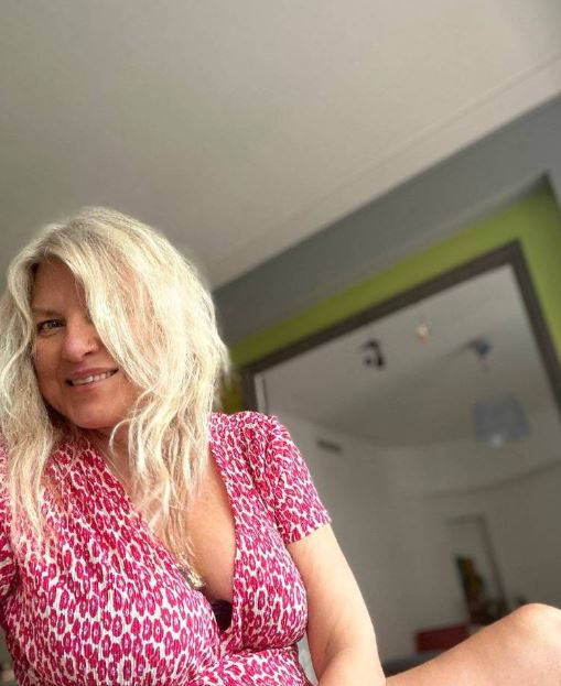 il  fais vraiment trop chaud ces jours ci !!!! #libertine #coquine #paris #rencontre