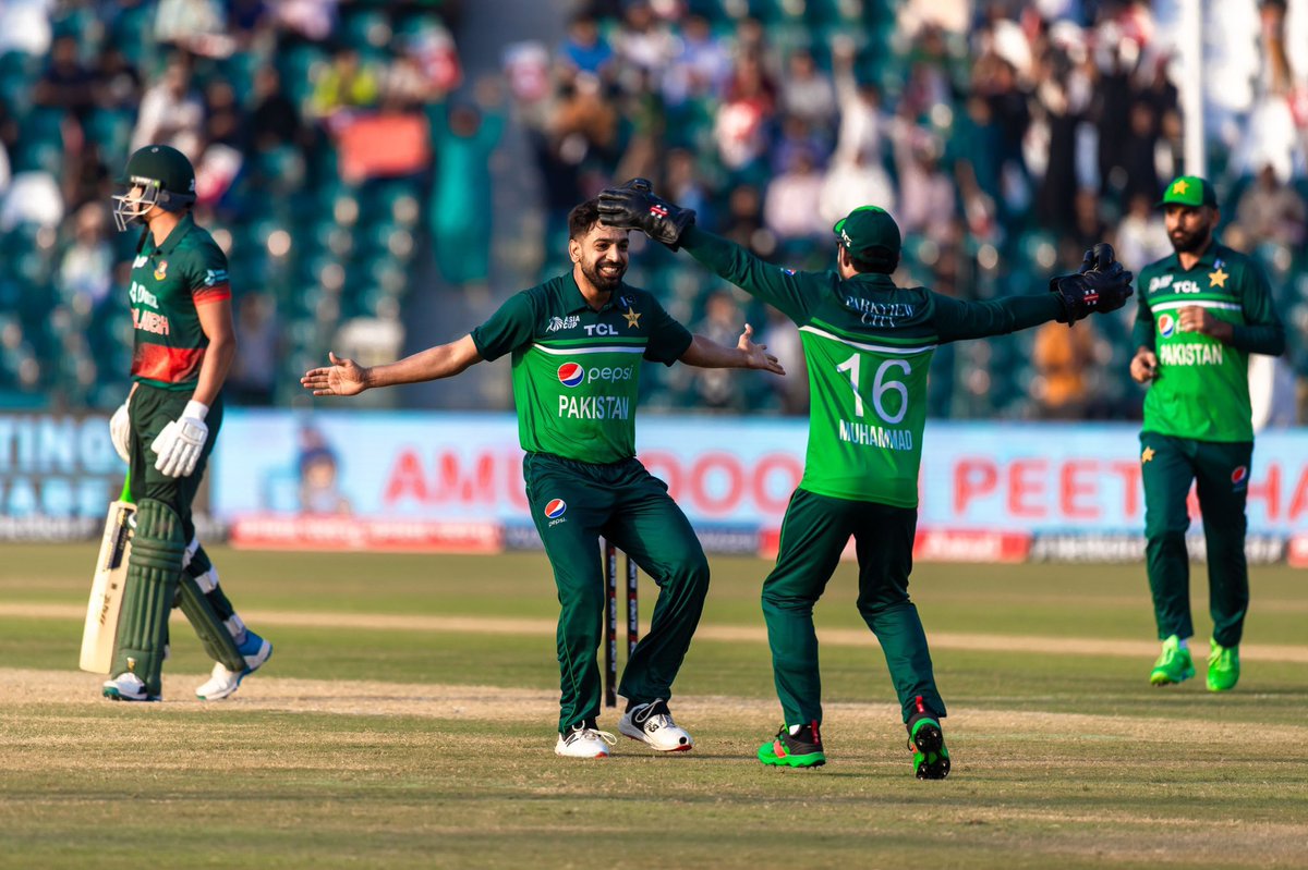 HarisRauf14's tweet photo. Alhamdulillah for this achievement 🇵🇰
Working together as a team always wins in the end. Pakistan zindabad 💪🏼 https://t.co/8PBLKRF6LC