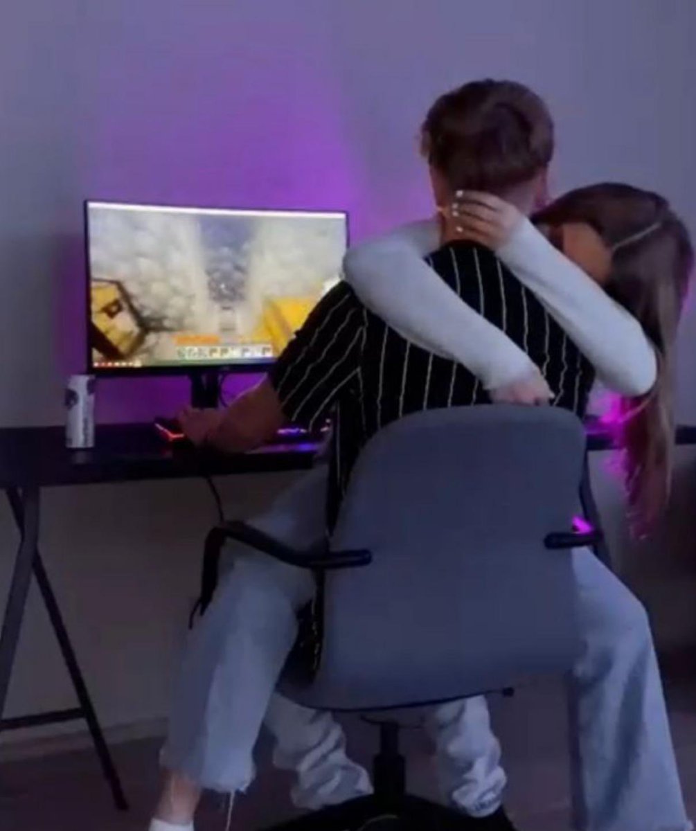 Ur Toxic Bf ✬ tweet media