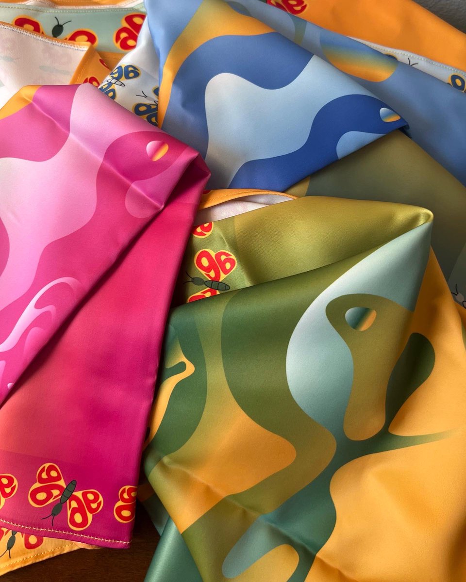 petahjay_'s tweet photo. It’s a very joyous day! 🌺 Scarves available online now via https://t.co/WV9HTJ0kxw https://t.co/pSFJ5HSeA3