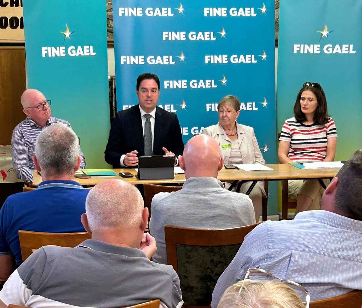 martinheydonfg's tweet photo. Sending best wishes to Cllr. PJ Kelly and @ViviennePhelan, who were chosen as @FineGael local election candidates for the Graiguecullen/Portarlington MD selection convention last night. #Portarlington  @CharlieFlanagan https://t.co/l9rVkajTpo