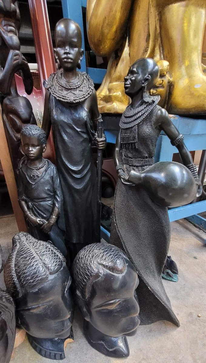 A beautifully crafted family at the Collectable Curios stalls in St George's Market.

info@collectablecurios.co.uk

#WoodCrafts #WoodSculptures #WoodArt #Collectables #Curios #Antiques #Trending #Home #PreLoved #ShopLocal #SupportLocal #SpendLocal  #StGeorgesMarketBelfast