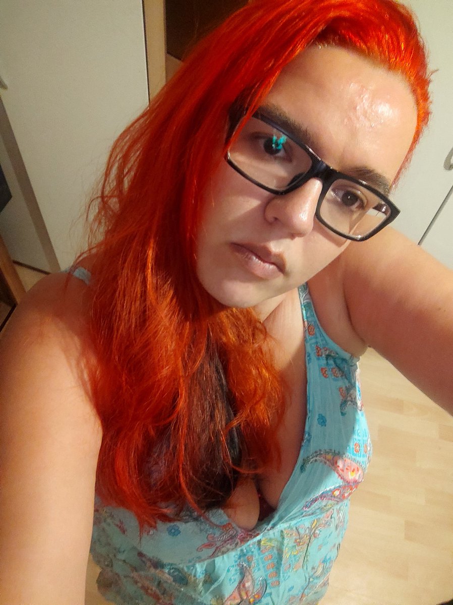 socksforyou51's tweet photo. Kommst du spielen? 

#tweet #onlyfan #goddess https://t.co/OD6QCBXbuo